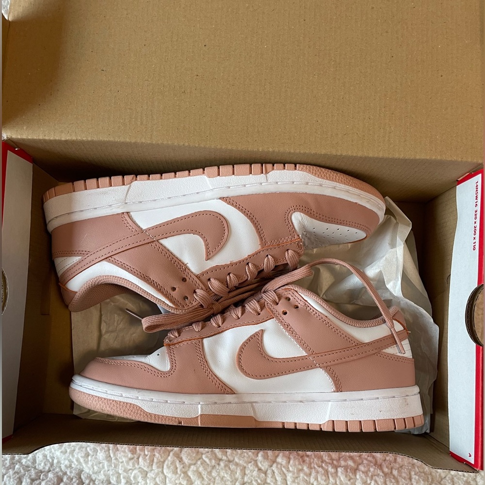 NIKE - rose dunk low